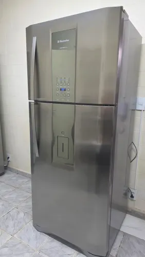 Geladeira Frost Free Electrolux 540 Litros Inox 110V Dispenser água 