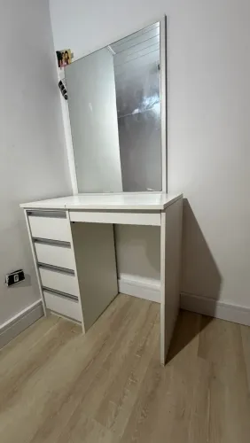 Vende se penteadeira