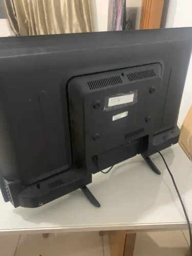 Vendo TV com tela quebrada