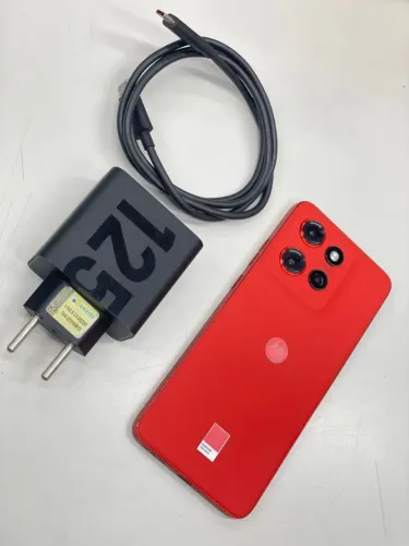 Moto Edge 50 Neo 5G NFC 8gb de RAM/256gb Vermelho + Fones Bluetooth