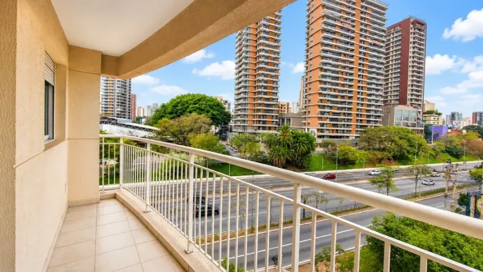 MOEMA | 73m² com vista livre em frente ao Clube IP e a 400m do Ibirapuera