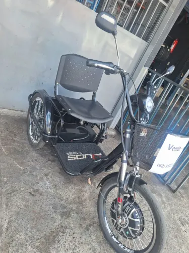 Triciculo elétrico Duos Fox com cesta