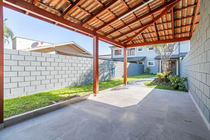 Casa com 2 Quartos para alugar, 60m² - Campeche