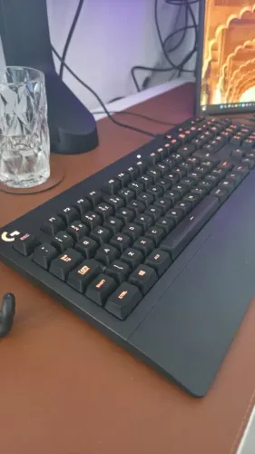 Teclado Gamer Logitech G213