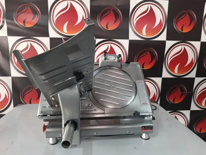 Cortador de frios industrial 220 volts lâmina 30 cm marca BERMAR usado