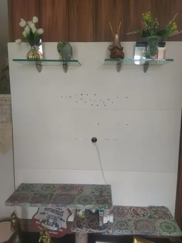 Painel com objetos decoração 