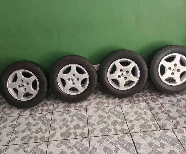 Jogo de rodas aro 14 furos 4x108. 4 pneus 185/70/14+step 0km. Ford, Peugeot e Citroen