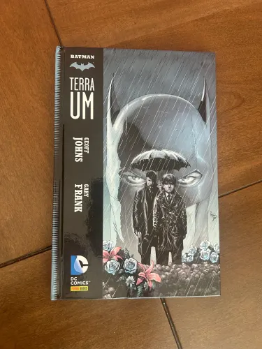 HQ Batman - Terra Um - Vol. 1