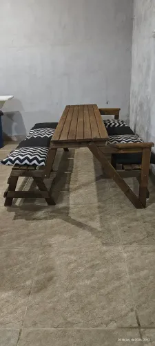 Mesa que vira banco