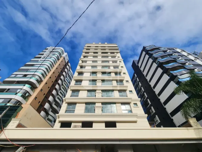 Apartamento de 2 dormitórios á venda no Centro