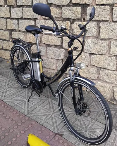 Bicicleta elétrica pedal assist/acelerador EM ÓTIMO ESTADO 