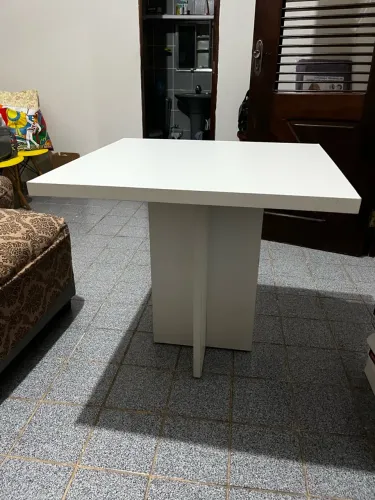  Mesa de apoio / jantar (sem cadeiras)