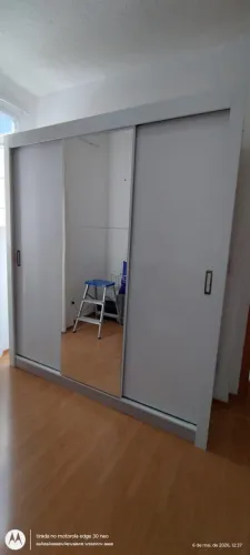 Vendo guarda roupa pouco tempo de uso, aceito troca por algo do meu interesse.