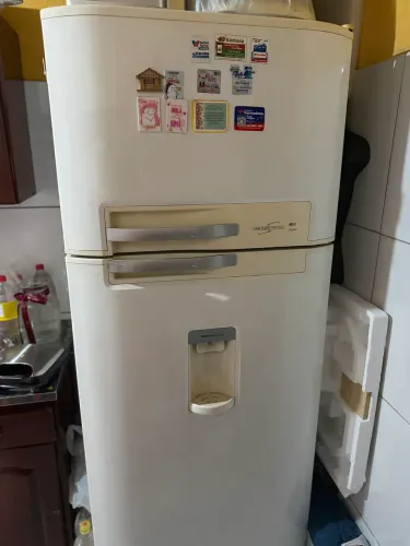 Vendo geladeira electrolux 462l