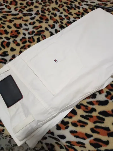 Calça Tommy Hilfiger 42 100% algodão 120 nova sem uso 