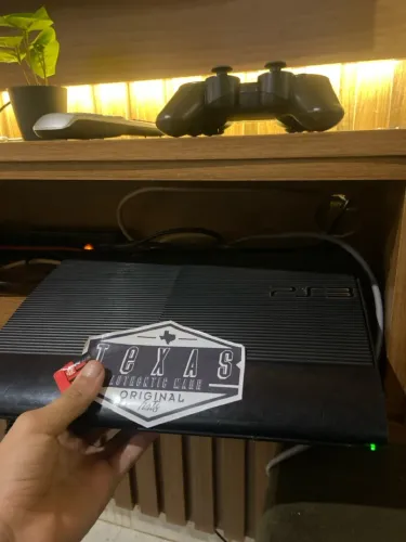 PlayStation 3 Super Slim Desbloqueado + de 20 jogos  e 2 controles, Aceito ofertas!!