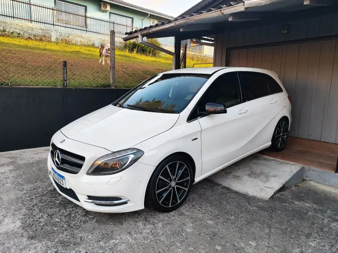 Mercedes-Benz Classe B 200 CGI 1.6 TB Sport 156cv AUT 2013
