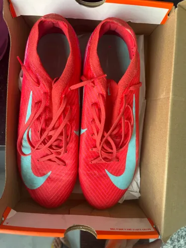 Chuteira Nike mercurial vapor 16 pro