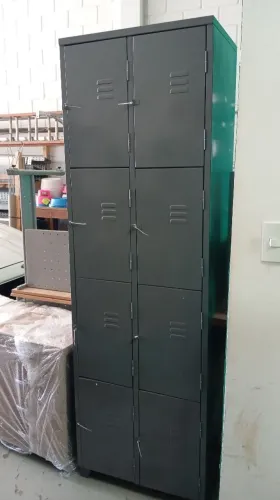 Armário roupeiro metal