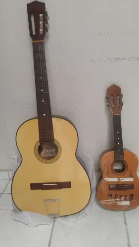 Vendo esse violão e esse cavaquinho