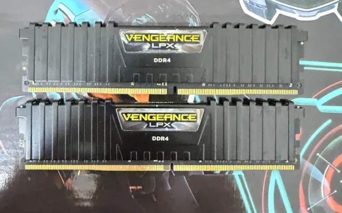 Kit Memórias DDR4 32gb(2x16) 3000MHZ Corsair Vengeance CL15- Loja física