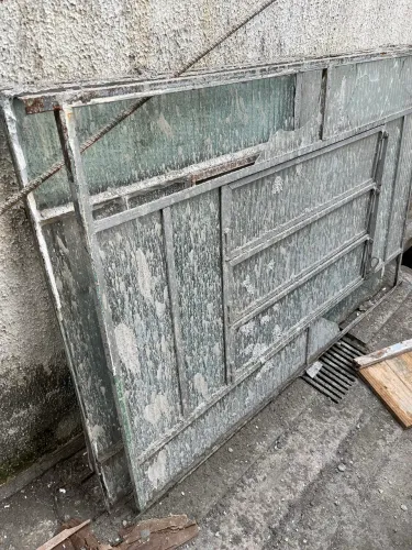 Doação de 2 Janelas de Ferro 