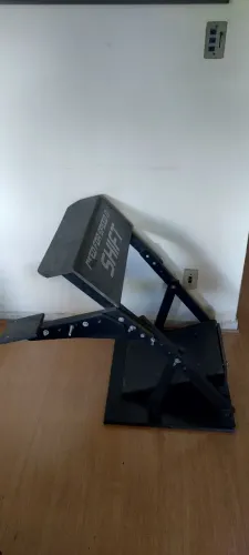 Suporte para volante de simulador