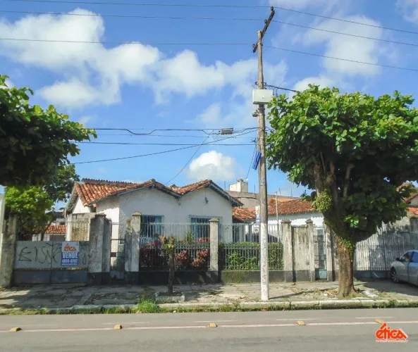 Ampla casa no Marco px a Alm Barroso na Antonio Baena med apx. 700,00m² - cod. 7500