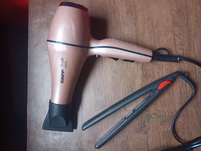 Secador Taiff novo usado poucas vezes com prancha Amvox ótimo para acabamento e modelar