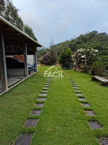 Sítio à venda em Domingos Martins com 2 quartos e suíte