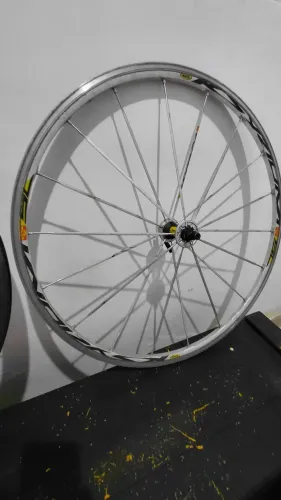 Roda dianteira Speed mavic