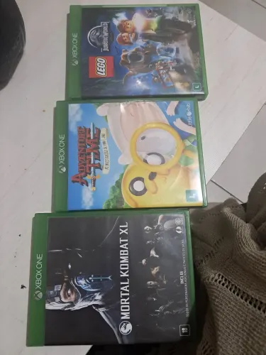 Jogos de xbox one 200 reais os 3 aceito troca por outros jogos 