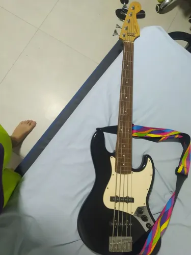 Baixo fender 