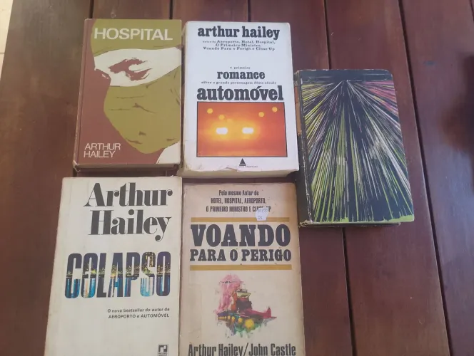 Kit com 5 livros de Arthur Hailey