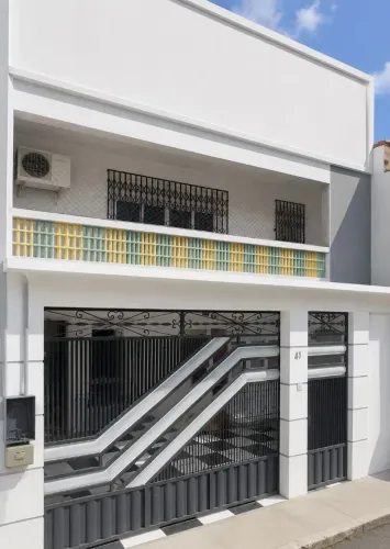 CASA DE 2 PAVIMENTOS COM GARAGEM PARA 2 CARROS | CIDADE VELHA