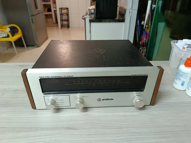 Tuner gradiente model STS 250 conservado esteticamente