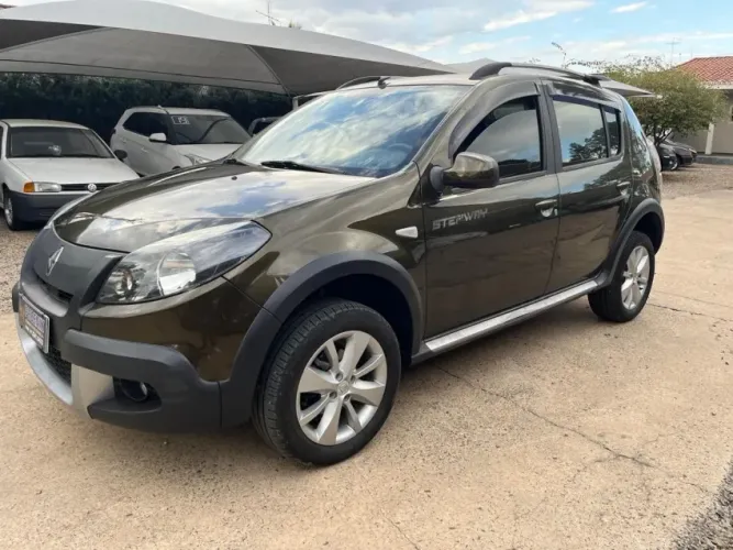 Renault Sandero Stepway Hi-power 1.6 8V 5P 2014