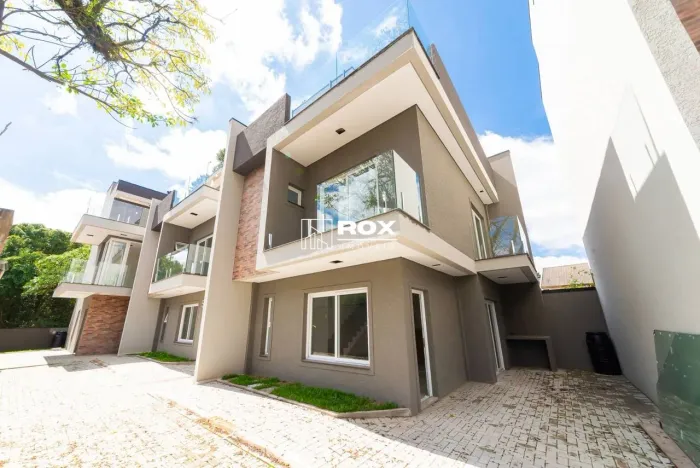 Sobrado Triplex com 2 quartos à venda em condomínio fechado com ótima localização - Pilarz