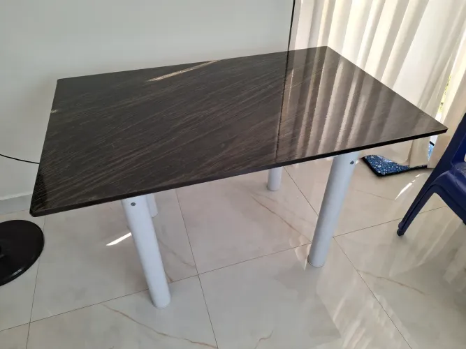 Mesa de jantar com cadeiras