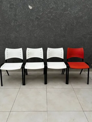Conjunto com 4 cadeiras