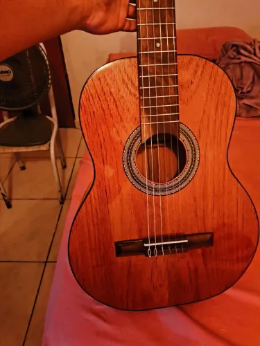 VIOLÃO FEITO POR LUTHIER MARCOS SANTOS VENDO OU TROCO