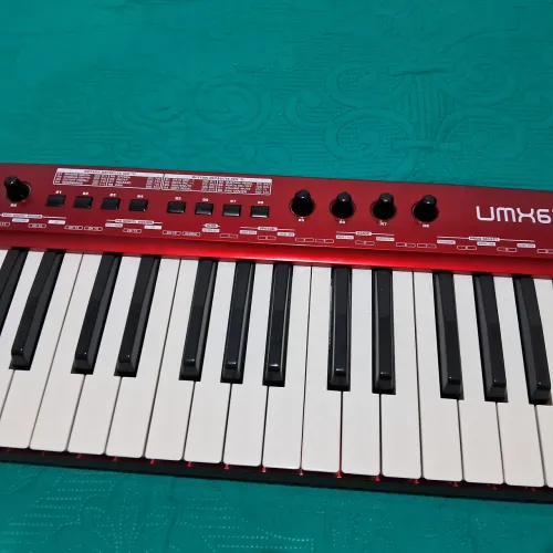 Teclado controlador behringer umx 610
