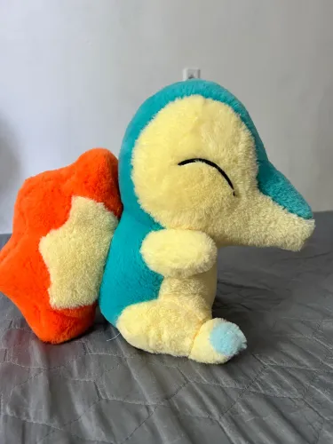 Pelúcia Pokémon Grande
