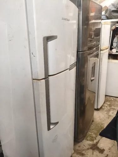 Geladeiras com defeitos 