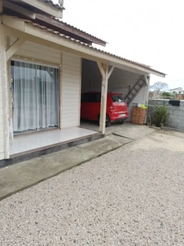 Vende_ se casa em Nova Brasília , tel. *