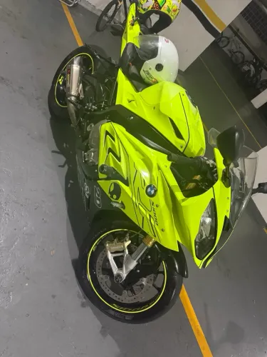 Vendo moto BMW esportiva 