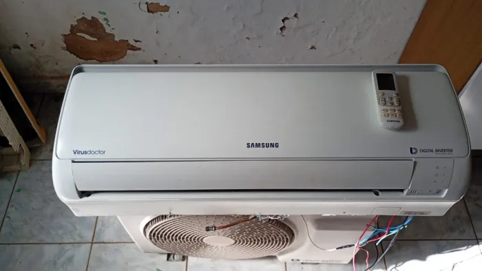Vendo esse ar condicionado por 1.600 já instalado