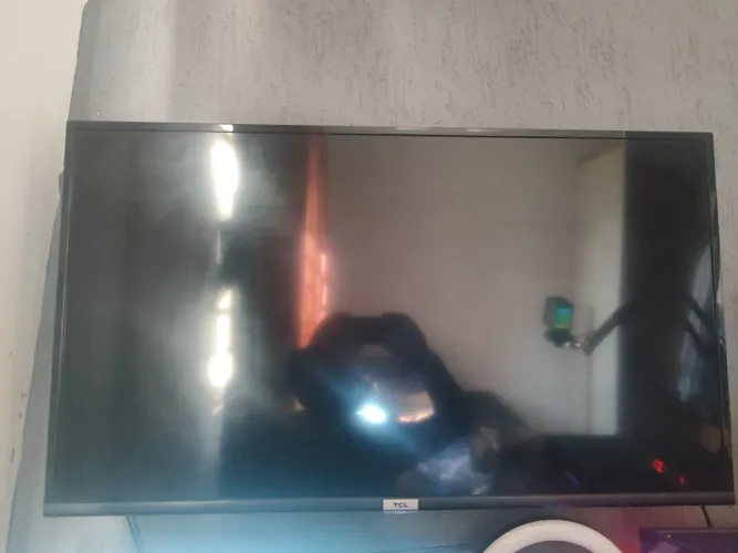 Vendo SMARTTV TCL 40"  Apenas retirado pessoalmente 