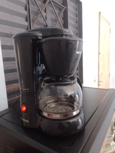 Cafeteira elétrica.