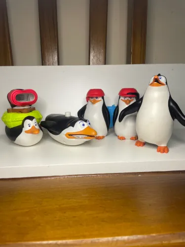 Pinguins de Madagascar Mcdonalds colecionável 